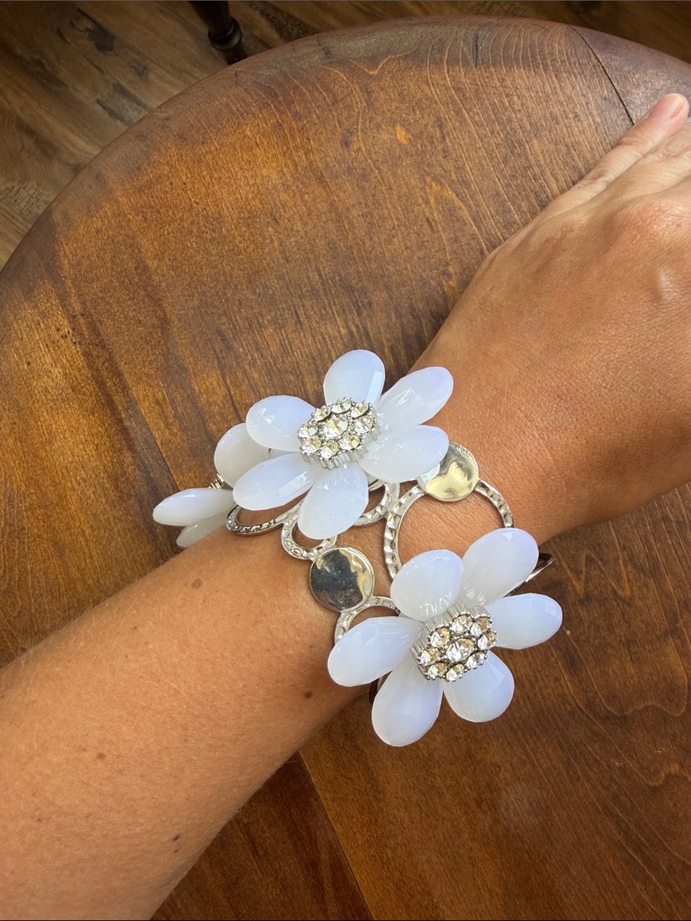 Vintage White Floral Crystal Bracelet